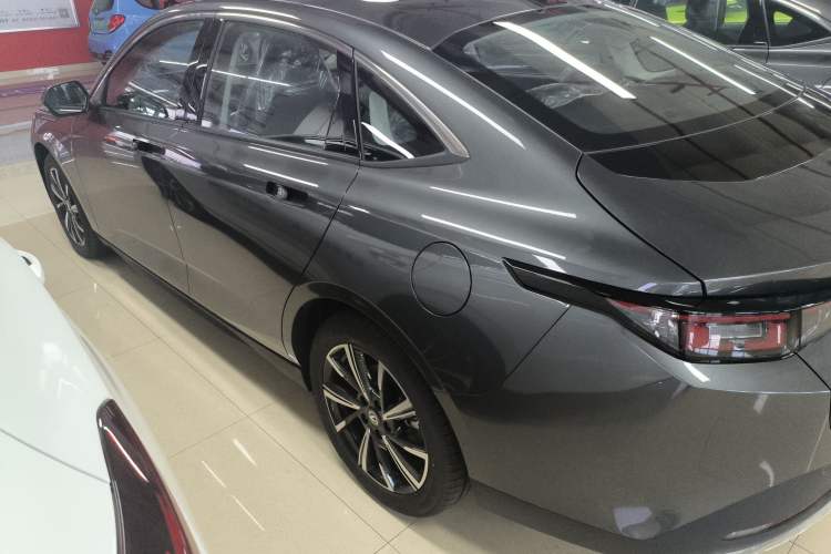 Used CHANGAN Eado DD 2023 Blue Whale NE 1.5T GDI DCT Navigation Model Left Side