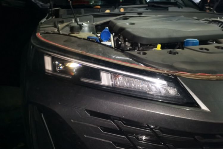 Used CHANGAN Eado DD 2023 Blue Whale NE 1.5T GDI DCT Navigation Model Right Front Headlight