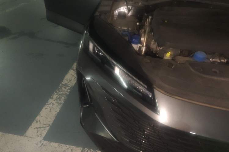 Used CHANGAN Eado DD 2023 Blue Whale NE 1.5T GDI DCT Navigation Model Right Front Headlight