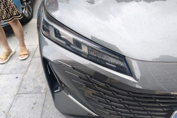 Used CHANGAN Eado DD 2023 Blue Whale NE 1.5T GDI DCT Navigation Model Right Front Headlight