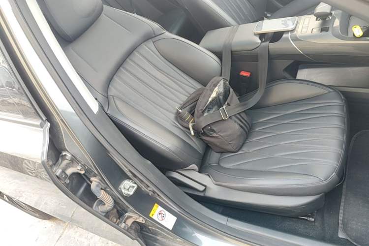 Used CHANGAN Eado DD 2023 Blue Whale NE 1.5T GDI DCT Navigation Model Right Front Seat