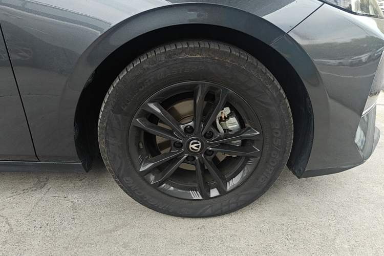 Used CHANGAN Eado DD 2023 Blue Whale NE 1.5T GDI DCT Luxury Edition Right Front Wheel Hub