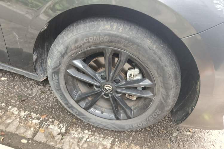 Used CHANGAN Eado DD 2023 Blue Whale NE 1.5T GDI DCT Luxury Edition Right Front Wheel Hub