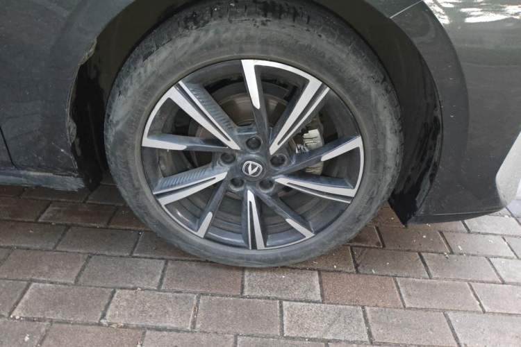 Used CHANGAN Eado DD 2023 Blue Whale NE 1.5T GDI DCT Navigation Model Right Front Wheel Hub