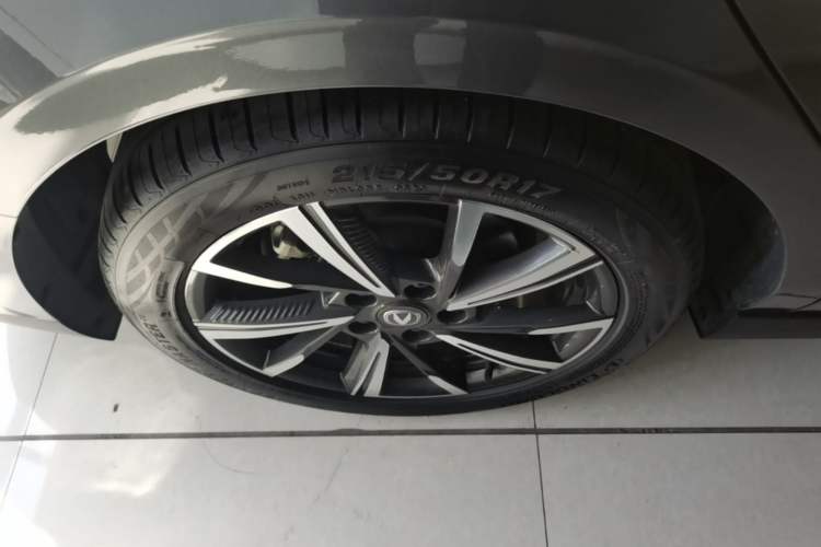 Used CHANGAN Eado DD 2023 Blue Whale NE 1.5T GDI DCT Navigation Model Right Rear Wheel Hub