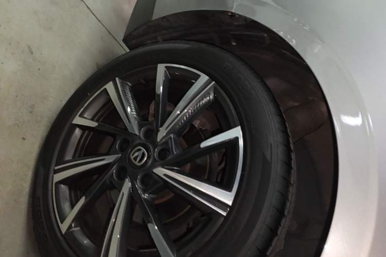 Used CHANGAN Eado DD 2023 Blue Whale NE 1.5T GDI DCT Navigation Model Right Rear Wheel Hub