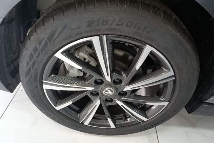 Used CHANGAN Eado DD 2023 Blue Whale NE 1.5T GDI DCT Navigation Model Right Rear Wheel Hub