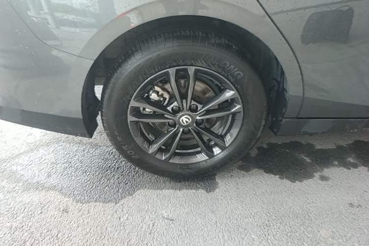 Used CHANGAN Eado DD 2023 Blue Whale NE 1.5T GDI DCT Luxury Edition Right Rear Wheel Hub