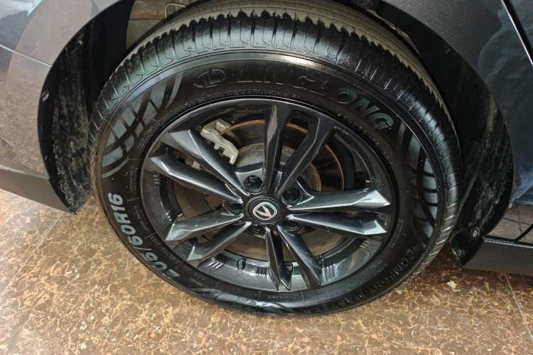 Used CHANGAN Eado DD 2023 Blue Whale NE 1.5T GDI DCT Luxury Edition Right Rear Wheel Hub