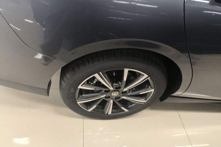 Used CHANGAN Eado DD 2023 Blue Whale NE 1.5T GDI DCT Navigation Model Right Rear Wheel Hub