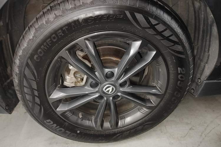 Used CHANGAN Eado DD 2023 Blue Whale NE 1.5T GDI DCT Luxury Edition Right Rear Wheel Hub