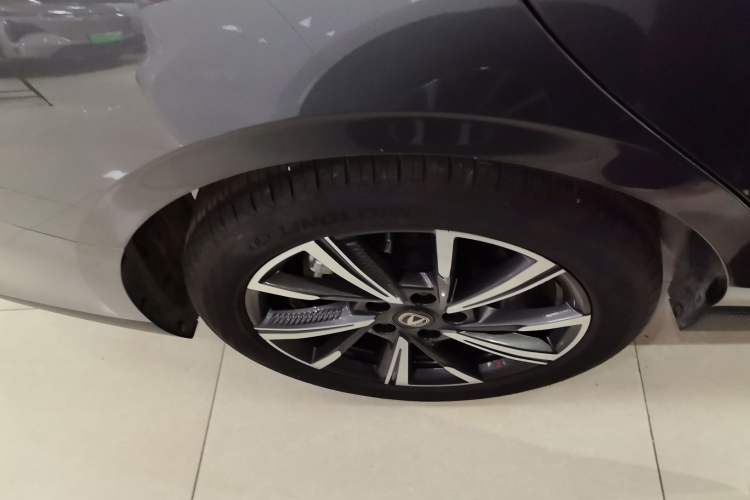 Used CHANGAN Eado DD 2023 Blue Whale NE 1.5T GDI DCT Navigation Model Right Rear Wheel Hub
