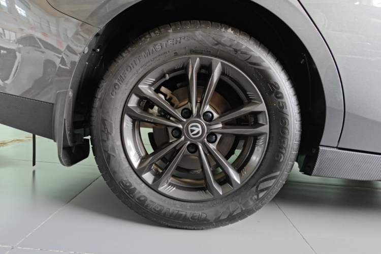 Used CHANGAN Eado DD 2023 Blue Whale NE 1.5T GDI DCT Luxury Edition Right Rear Wheel Hub
