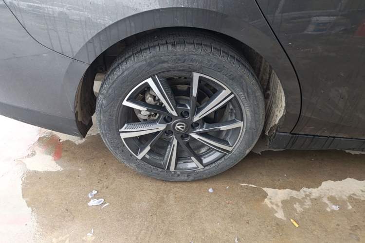 Used CHANGAN Eado DD 2023 Blue Whale NE 1.5T GDI DCT Navigation Model Right Rear Wheel Hub
