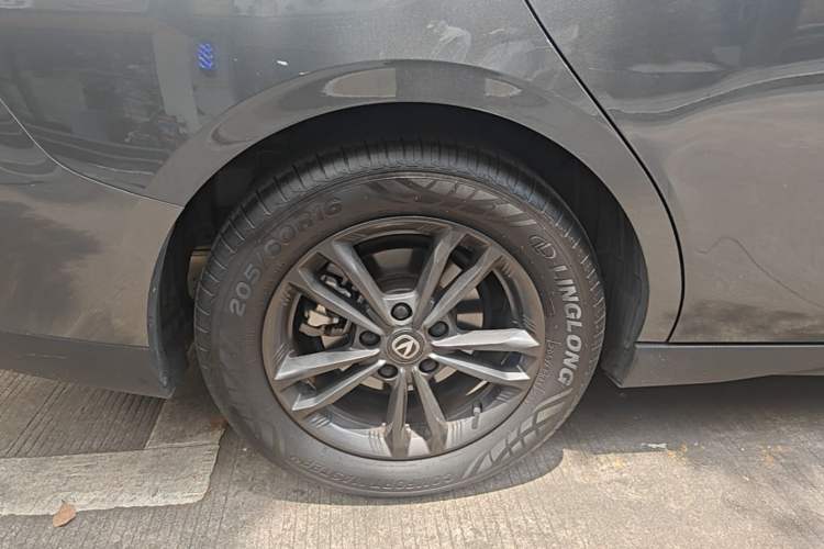 Used CHANGAN Eado DD 2023 Blue Whale NE 1.5T GDI DCT Luxury Edition Right Rear Wheel Hub