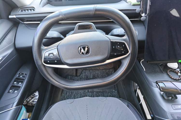 Used CHANGAN Eado DD 2023 Blue Whale NE 1.5T GDI DCT Navigation Model Steering Wheel