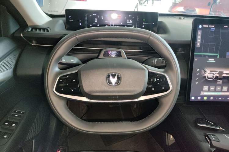 Used CHANGAN Eado DD 2023 Blue Whale NE 1.5T GDI DCT Navigation Model Steering Wheel