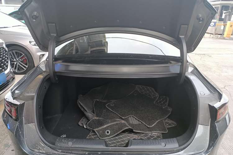 Used CHANGAN Eado DD 2023 Blue Whale NE 1.5T GDI DCT Flagship Model Trunk