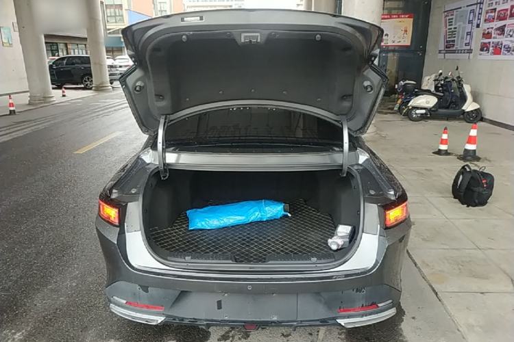 Used CHANGAN Eado DD 2023 Blue Whale NE 1.5T GDI DCT Luxury Edition Trunk