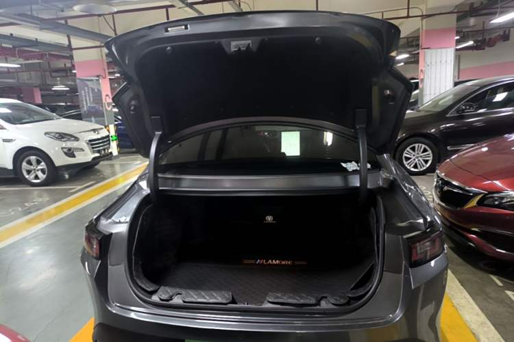Used CHANGAN Eado DD 2023 Blue Whale NE 1.5T GDI DCT Navigation Model Trunk