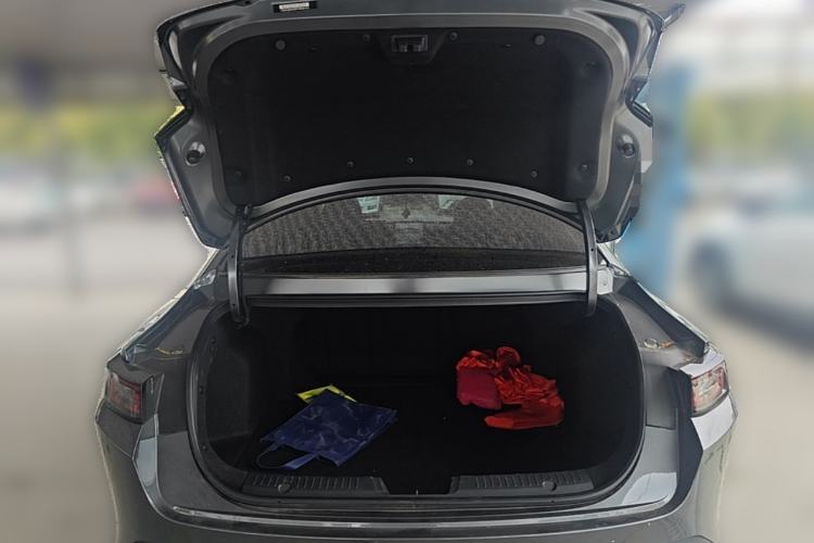 Used CHANGAN Eado DD 2023 Blue Whale NE 1.5T GDI DCT Luxury Edition Trunk