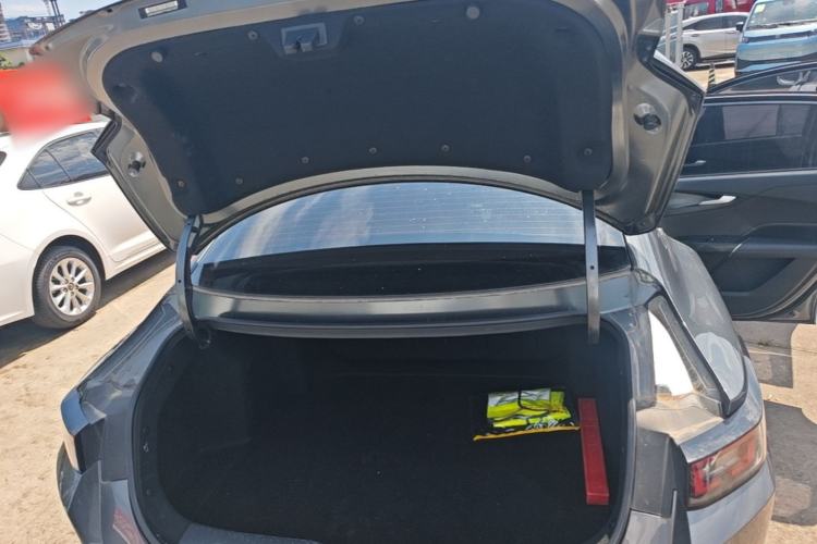 Used CHANGAN Eado DD 2023 Blue Whale NE 1.5T GDI DCT Luxury Edition Trunk