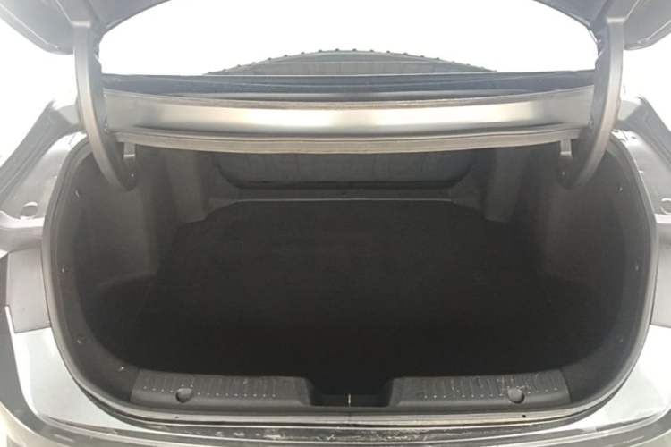 Used CHANGAN Eado DD 2023 Blue Whale NE 1.5T GDI DCT Navigation Model Trunk