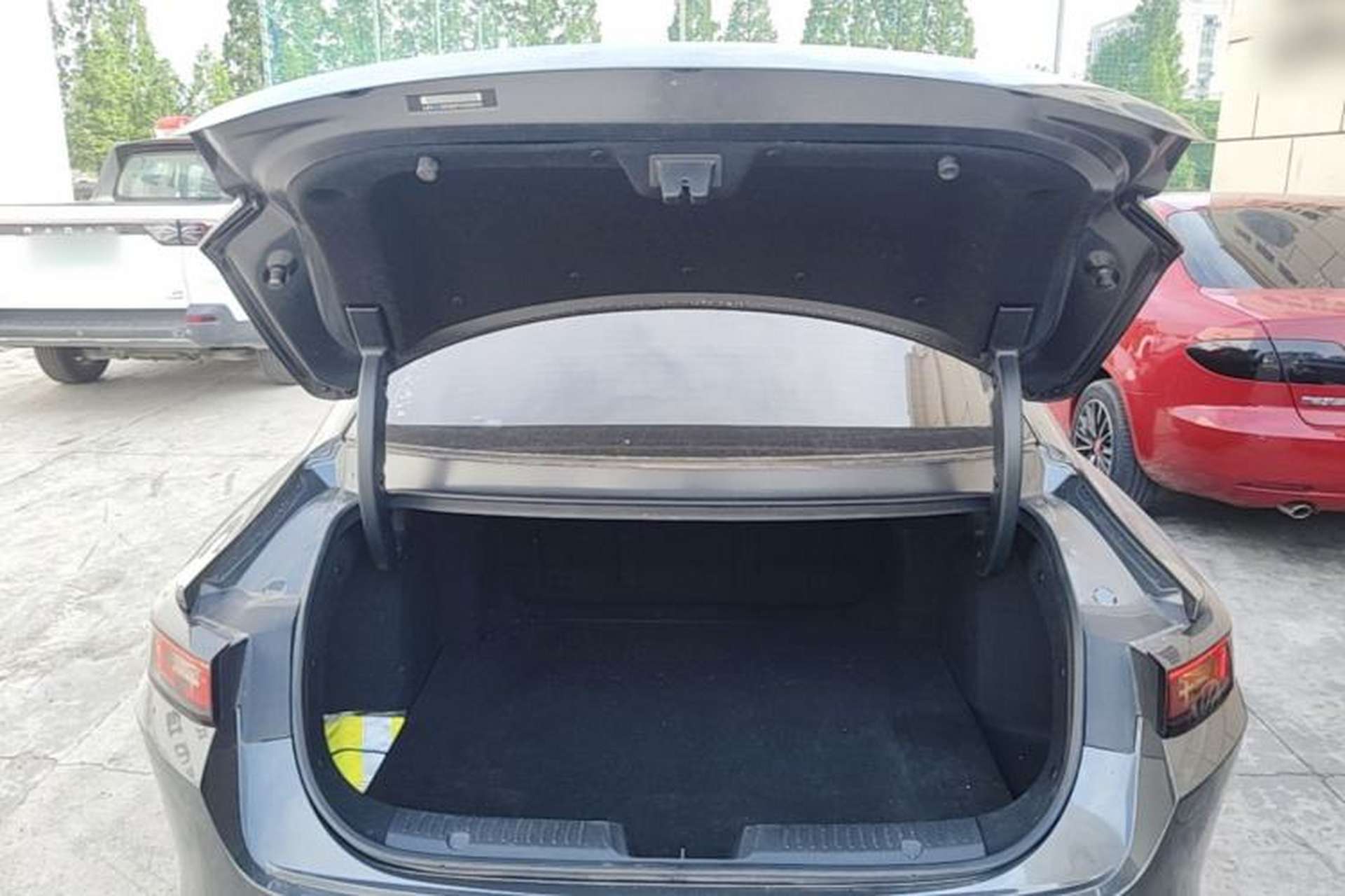 Used CHANGAN Eado DD 2023 Blue Whale NE 1.5T GDI DCT Navigation Model Trunk