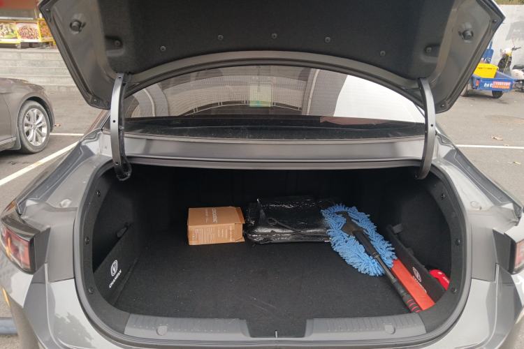 Used CHANGAN Eado DD 2023 Blue Whale NE 1.5T GDI DCT Luxury Edition Trunk