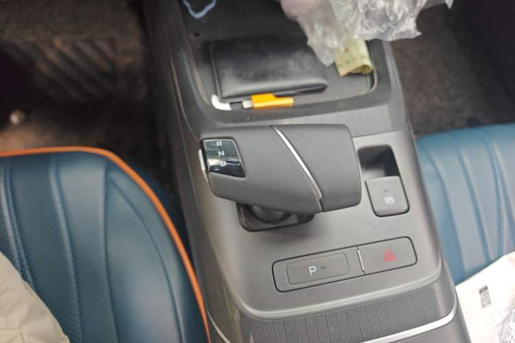 Used CHANGAN Eado DD 2023 Blue Whale NE 1.5T GDI DCT Prestige Model Gear Lever