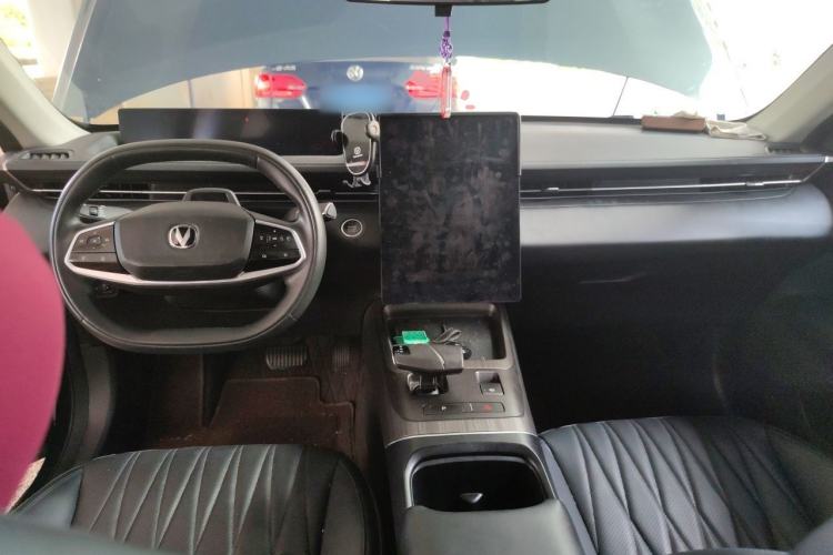 Used CHANGAN Eado DD 2023 Blue Whale NE 1.5T GDI DCT Flagship Model Center Console