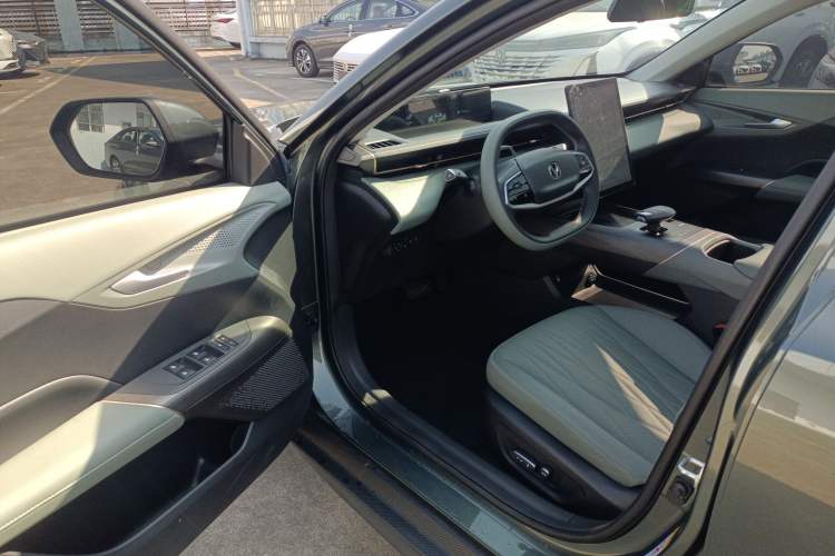 Used CHANGAN Eado DD 2023 Blue Whale NE 1.5T GDI DCT Flagship Model Driver Seat