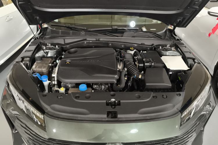 Used CHANGAN Eado DD 2023 Blue Whale NE 1.5T GDI DCT Flagship Model Engine Bay