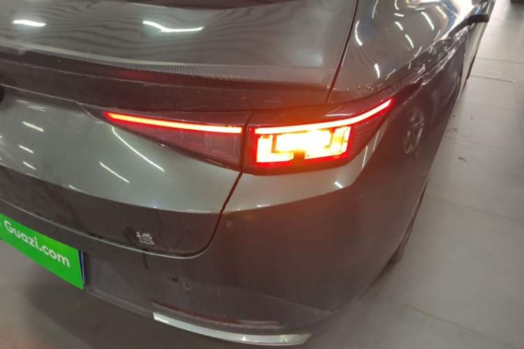Used CHANGAN Eado DD 2023 Blue Whale NE 1.5T GDI DCT Flagship Model Exterior 3