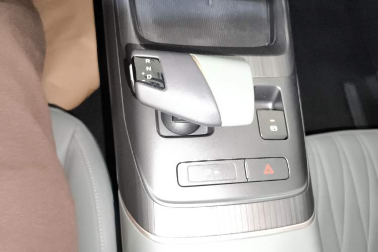 Used CHANGAN Eado DD 2023 Blue Whale NE 1.5T GDI DCT Flagship Model Gear Lever