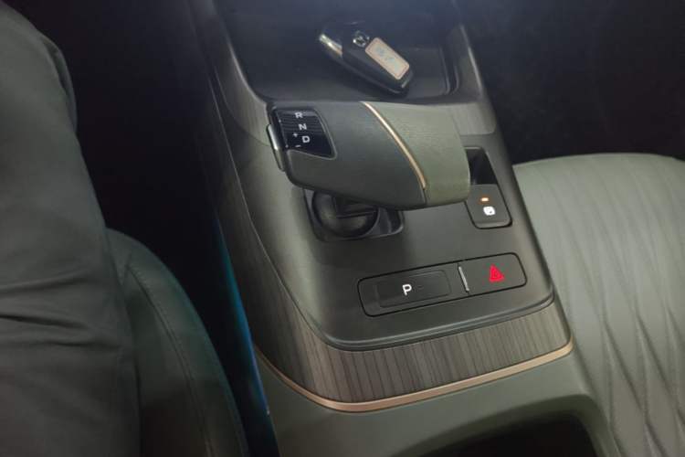 Used CHANGAN Eado DD 2023 Blue Whale NE 1.5T GDI DCT Flagship Model Gear Lever