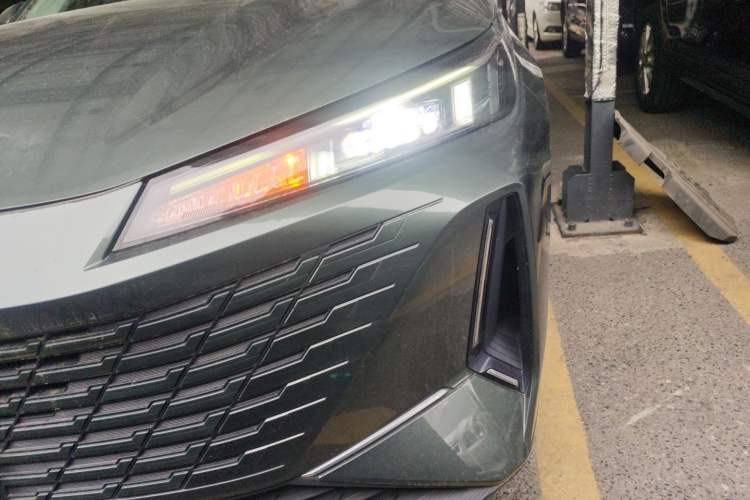 Used CHANGAN Eado DD 2023 Blue Whale NE 1.5T GDI DCT Flagship Model Left Front Headlight
