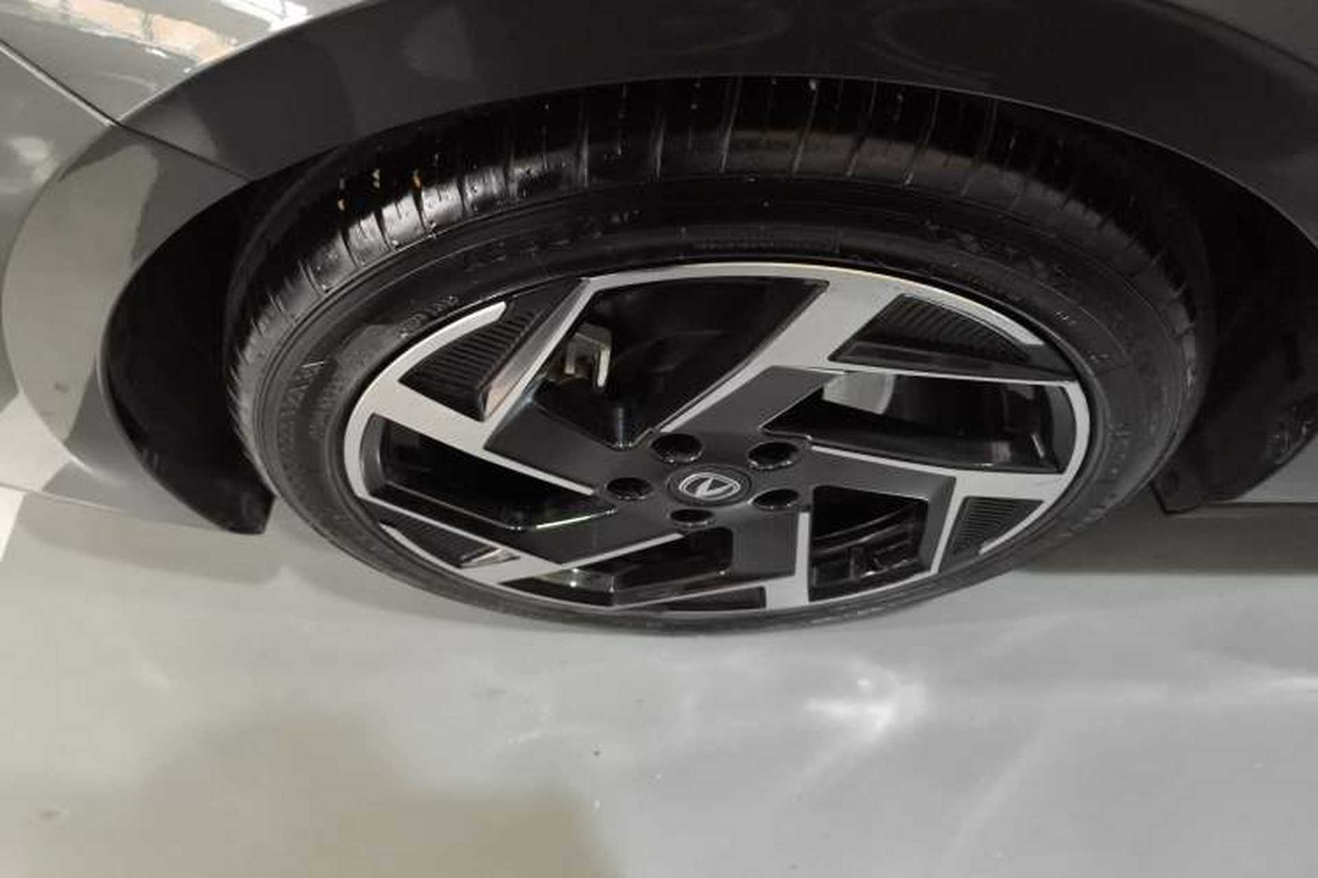 Used CHANGAN Eado DD 2023 Blue Whale NE 1.5T GDI DCT Flagship Model Left Front Wheel Hub
