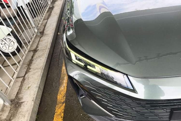 Used CHANGAN Eado DD 2023 Blue Whale NE 1.5T GDI DCT Navigation Model Right Front Headlight