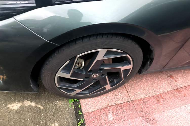 Used CHANGAN Eado DD 2023 Blue Whale NE 1.5T GDI DCT Luxury Edition Right Front Wheel Hub