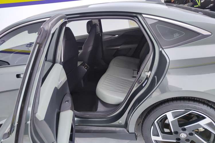 Used CHANGAN Eado DD 2023 Blue Whale NE 1.5T GDI DCT Flagship Model Right Rear Seat