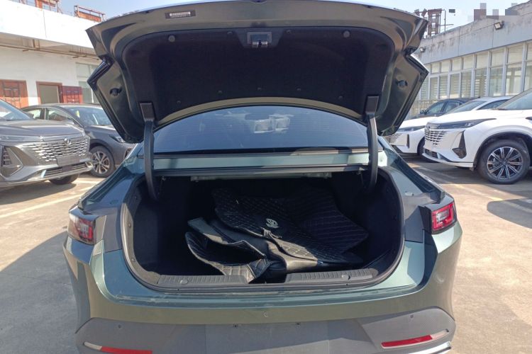 Used CHANGAN Eado DD 2023 Blue Whale NE 1.5T GDI DCT Flagship Model Trunk