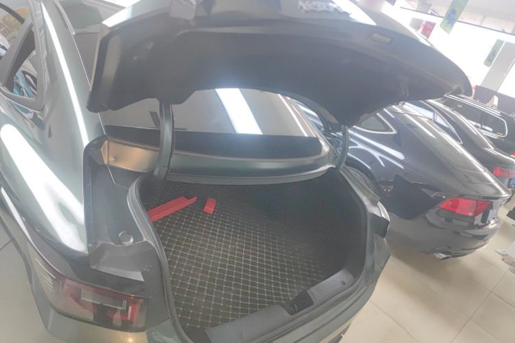 Used CHANGAN Eado DD 2023 Blue Whale NE 1.5T GDI DCT Luxury Edition Trunk