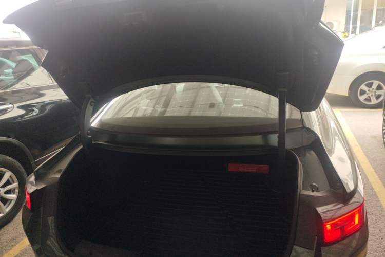 Used CHANGAN Eado DD 2023 Blue Whale NE 1.5T GDI DCT Flagship Model Trunk