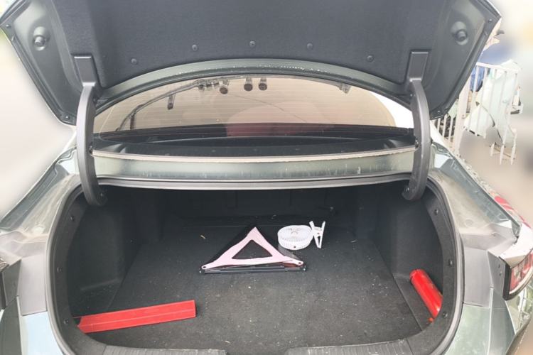 Used CHANGAN Eado DD 2023 Blue Whale NE 1.5T GDI DCT Navigation Model Trunk