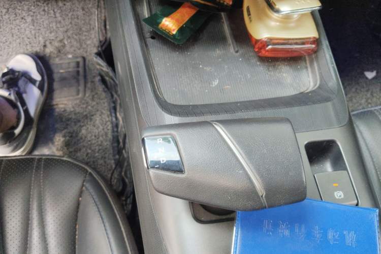 Used CHANGAN Eado DD 2023 Blue Whale NE 1.5T GDI DCT Navigation Model Gear Lever