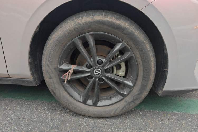 Used CHANGAN Eado DD 2023 Blue Whale NE 1.5T GDI DCT Prestige Model Right Front Wheel Hub