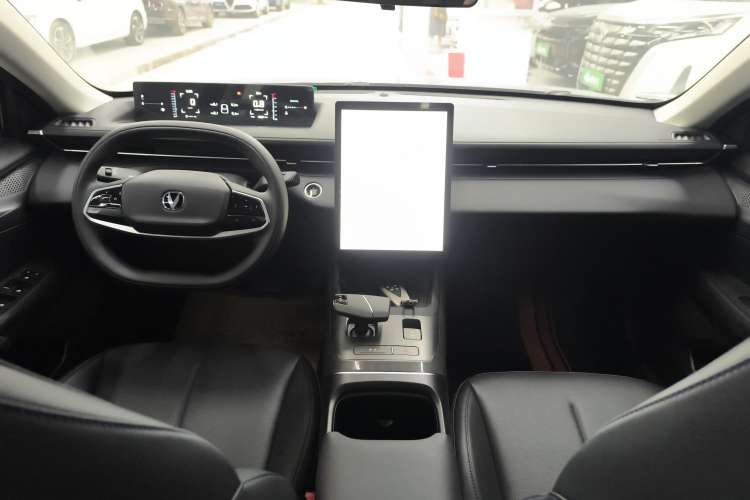 Used CHANGAN Eado DD 2023 Blue Whale NE 1.5T GDI DCT Luxury Edition Center Console