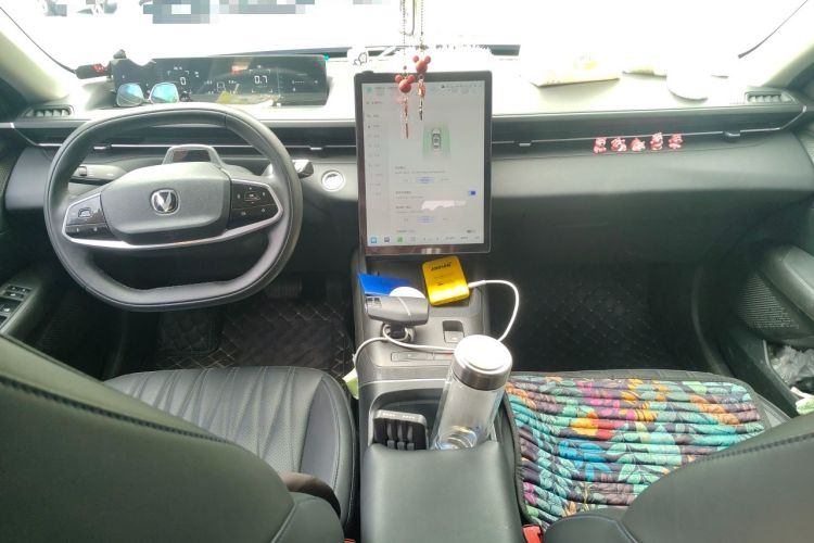 Used CHANGAN Eado DD 2023 Blue Whale NE 1.5T GDI DCT Navigation Model Center Console