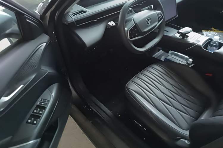 Used CHANGAN Eado DD 2023 Blue Whale NE 1.5T GDI DCT Navigation Model Driver Seat